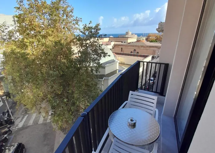 Elite Centre Hotell 3*